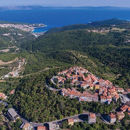 2 Bedroom Gorgeous Apartment In Labin Raša Екстериор снимка