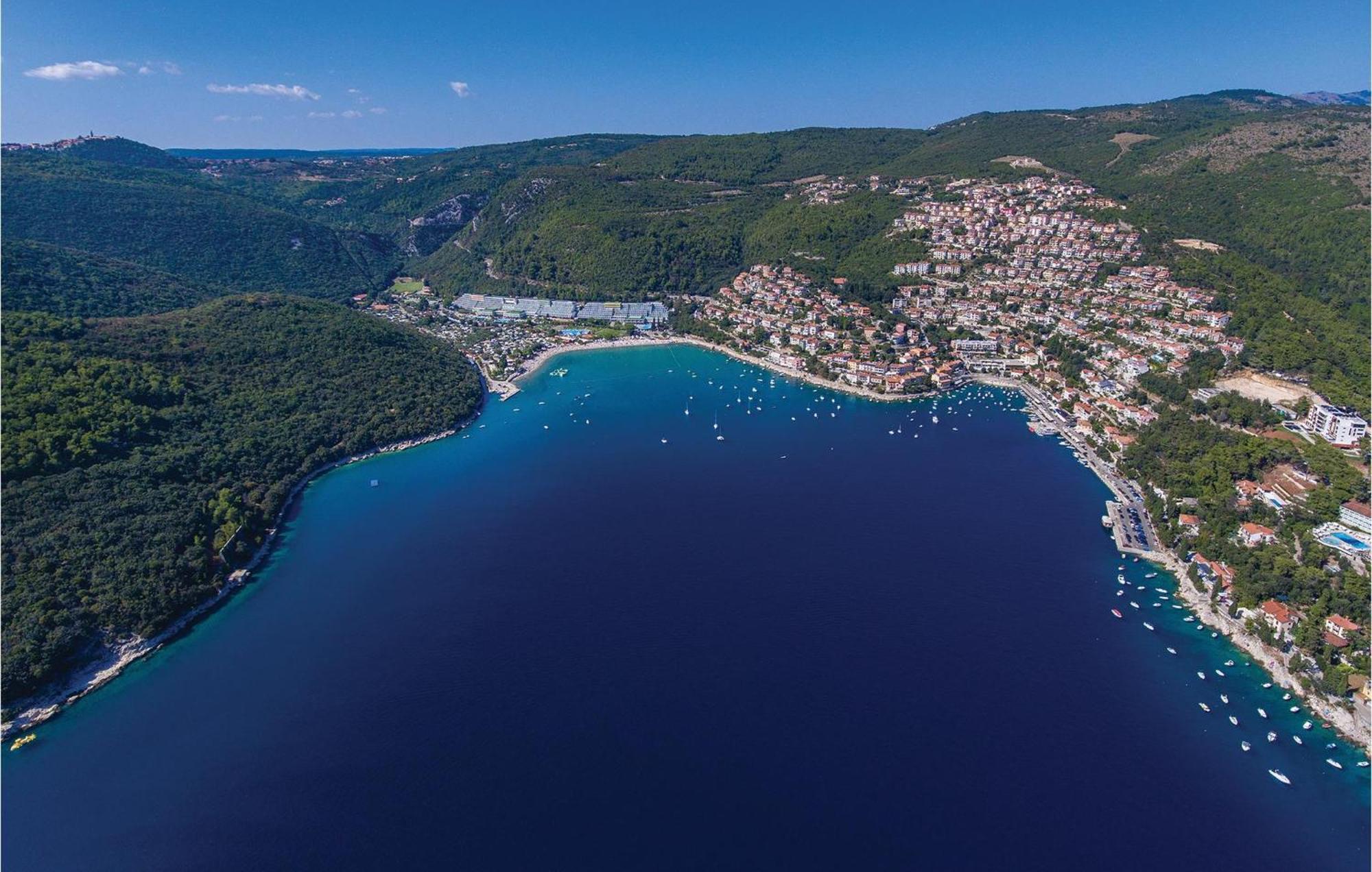 2 Bedroom Gorgeous Apartment In Labin Raša Екстериор снимка