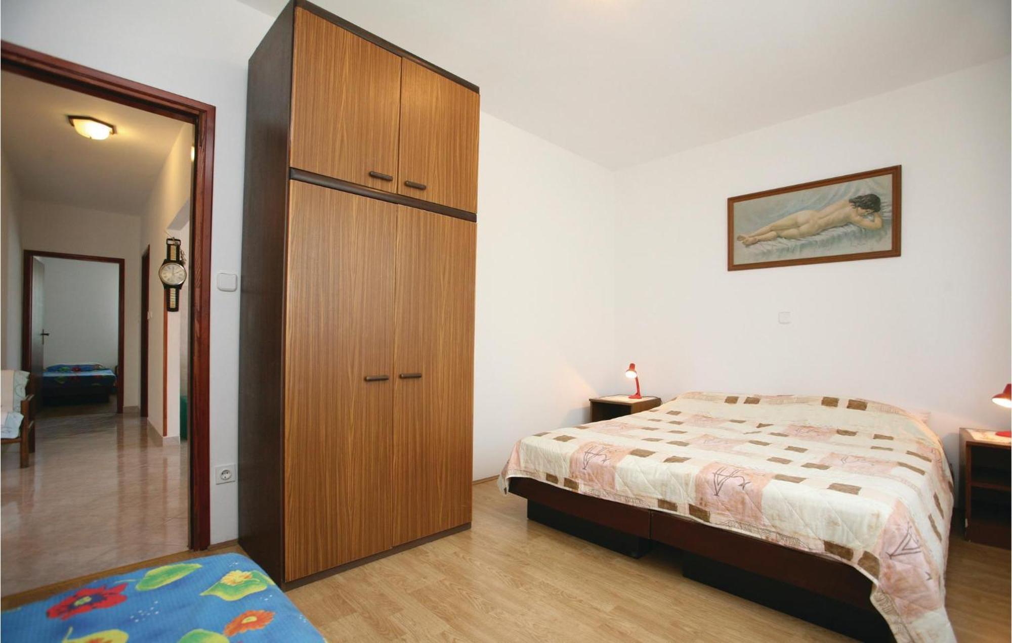 2 Bedroom Gorgeous Apartment In Labin Raša Екстериор снимка