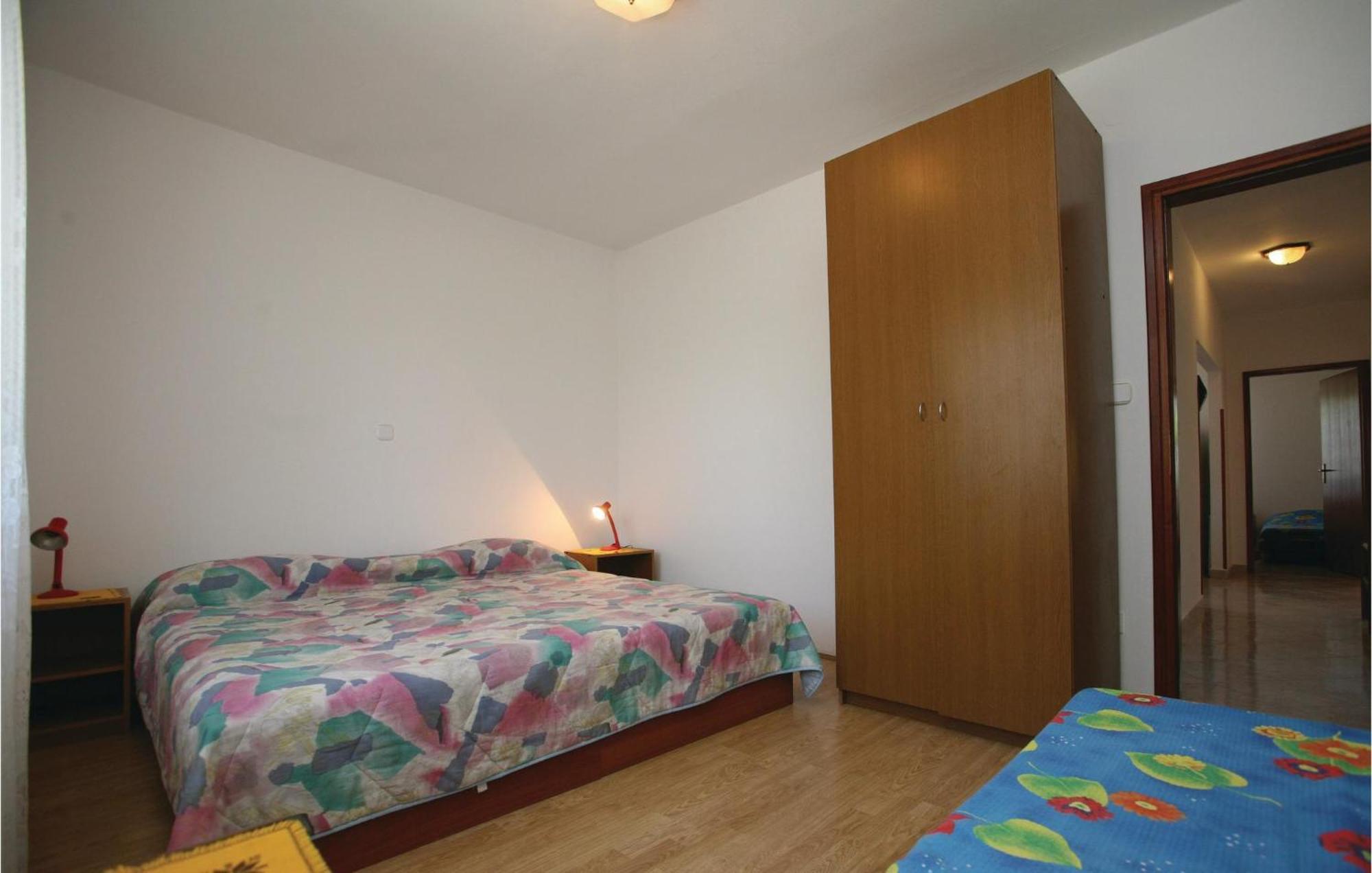 2 Bedroom Gorgeous Apartment In Labin Raša Екстериор снимка